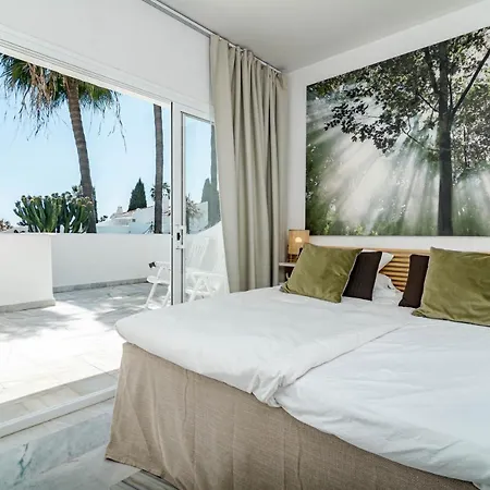 Stunning 4-bedroom Townhouse With Breathtaking Views In Marbella
