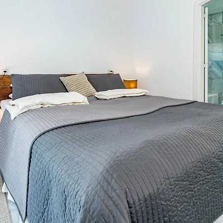 Stunning 4-bedroom Townhouse With Breathtaking Views In Marbella