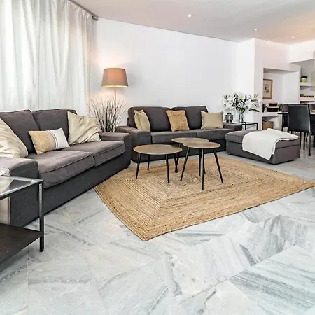 Stunning 4-bedroom Townhouse With Breathtaking Views In Vakantiehuis