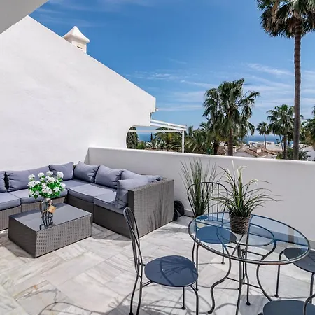 Stunning 4-bedroom Townhouse With Breathtaking Views In