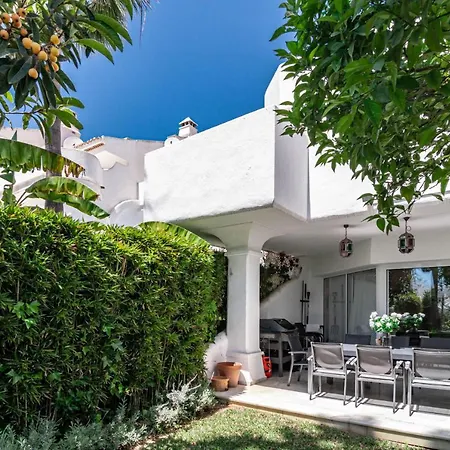 Stunning 4-bedroom Townhouse With Breathtaking Views In Holiday home Marbella