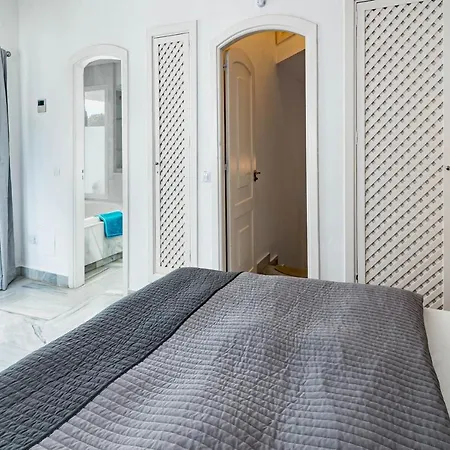 Stunning 4-bedroom Townhouse With Breathtaking Views In * Marbella
