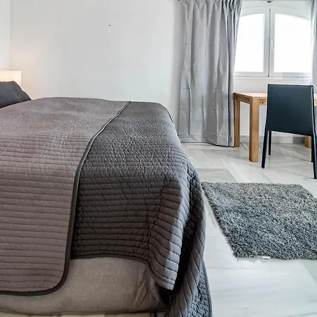 Stunning 4-bedroom Townhouse With Breathtaking Views In * Marbella