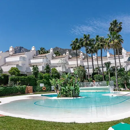 Stunning 4-bedroom Townhouse With Breathtaking Views In * Marbella