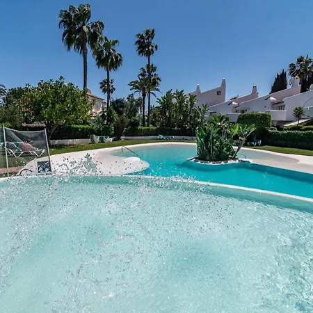 Stunning 4-bedroom Townhouse With Breathtaking Views In * Marbella